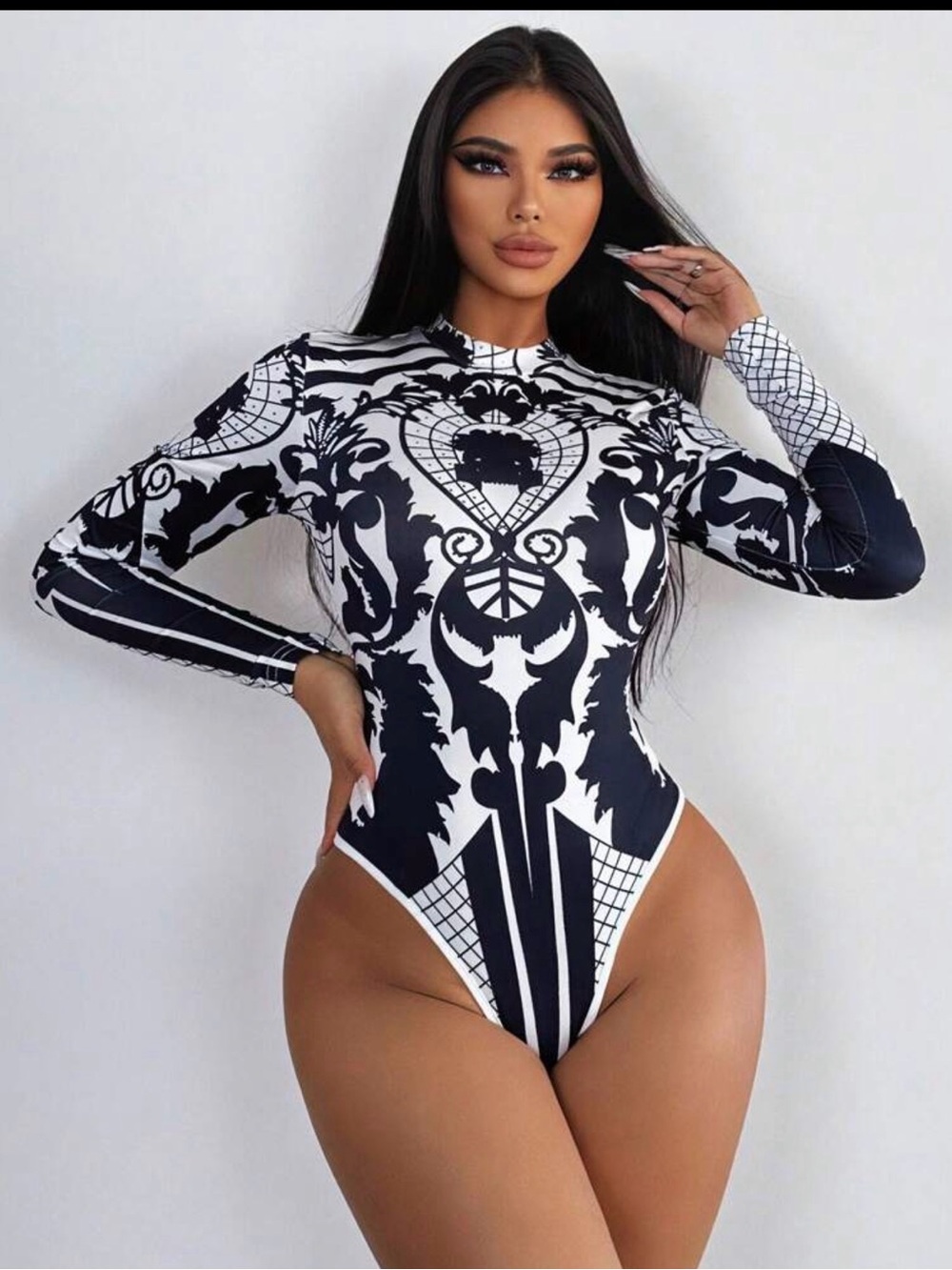 Black & White Long-Sleeve Printed Bodysuit - Picture 5 of 6